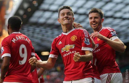 整个球馆都 整个球馆都